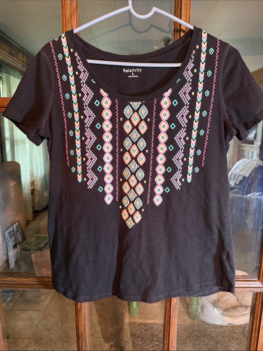 Relativity Womens Small Black Short Sleeve Scoop Neck Geometric Tee Relaxed Fit